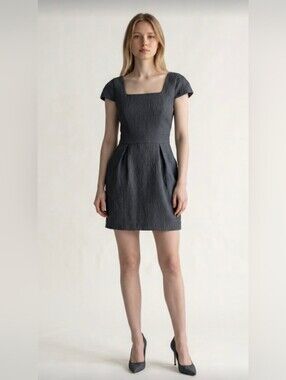 BCBGENERATION! DOVE GRAY CRINKLED FINISH, CINCHED WAIST,FRONT PLEAT DRESS! SZ 2